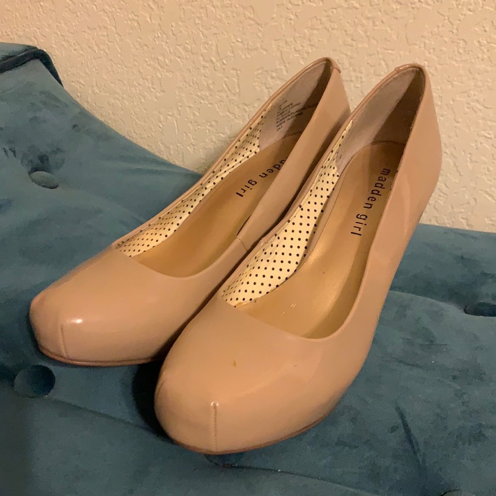 Madden Girl tan heels 7.5